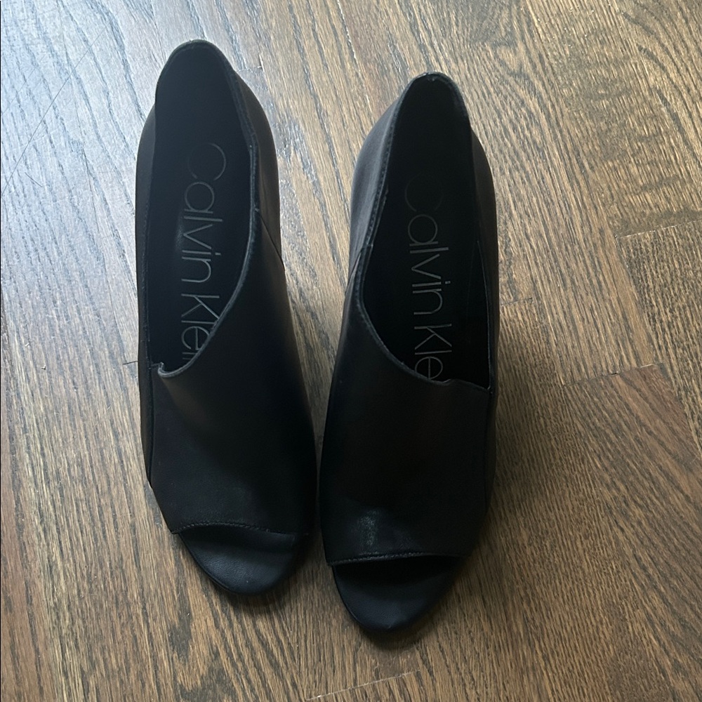 Calvin Klein Elegant Black Open Toe Shoes